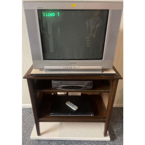 16' SONY Rear Projection TV Mo.KV-20FS100/TOSHIBA DVD Player/CITIZEN VHS w/ Stand 