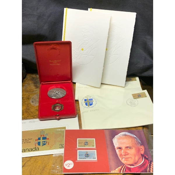 1981 Sacrificium Laudis Coin w/ Pope Jean Paul ll Souveniers & More
