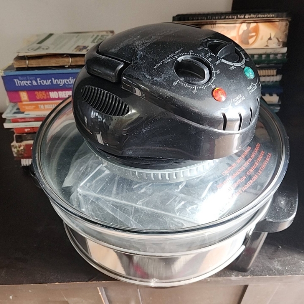 Beaumark S-636A Convection Oven with Cookbooks