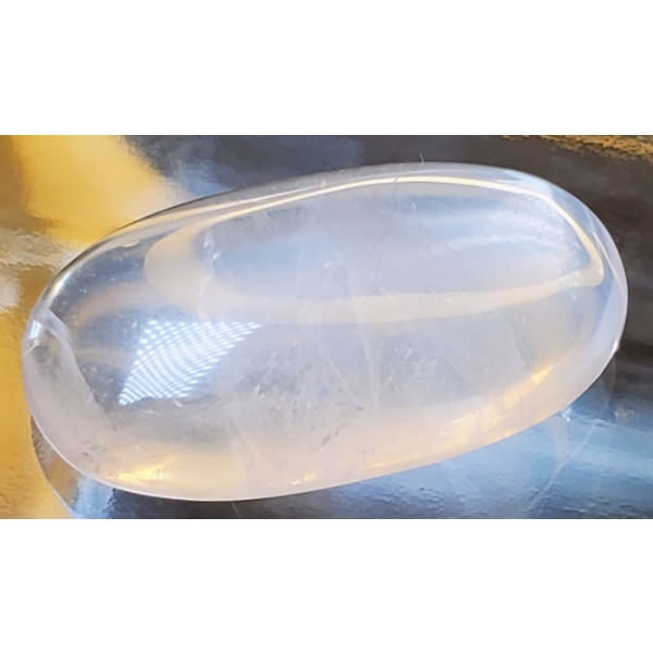 Rose Quartz (52.8 ct, 35×20×9 mm)