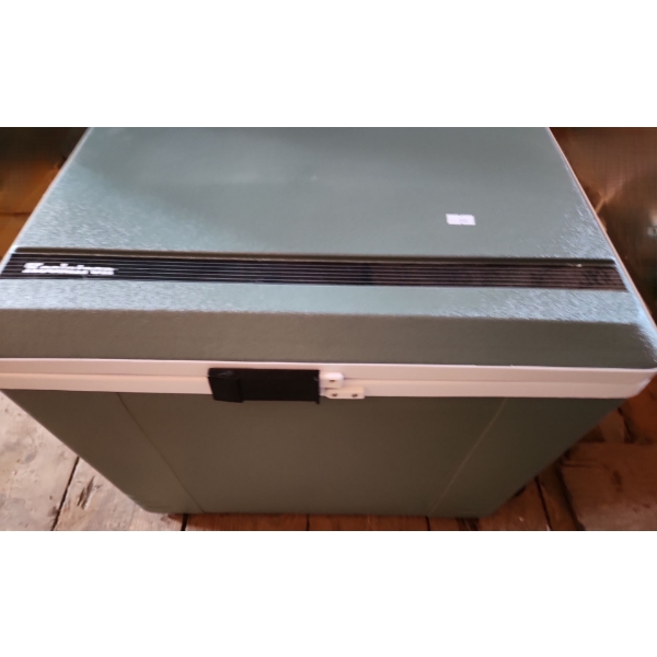 - Koolatron Deluxe Caddy Portable 12 V Cooler/ Warmer Model P34D