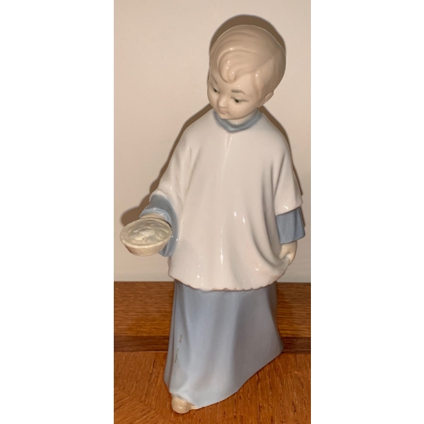 Lladro Porcelain Alter Boy 6T