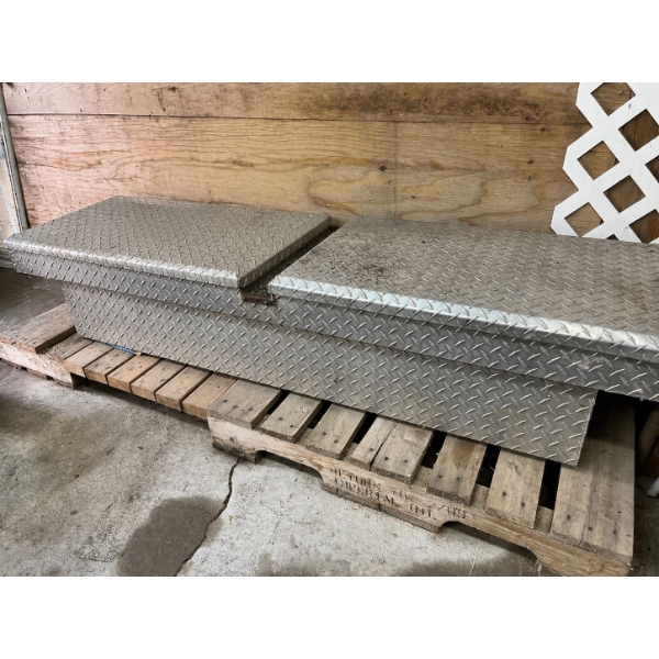 aluminum diamond tread truck toolbox. 