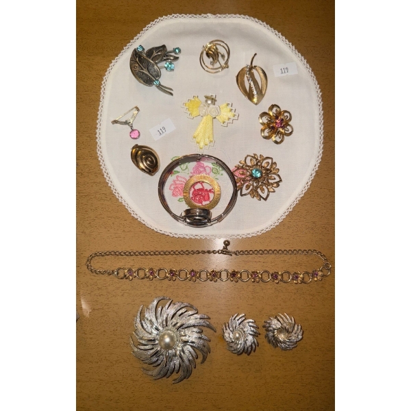 Multiple Vintage Broches w/ Necklace too