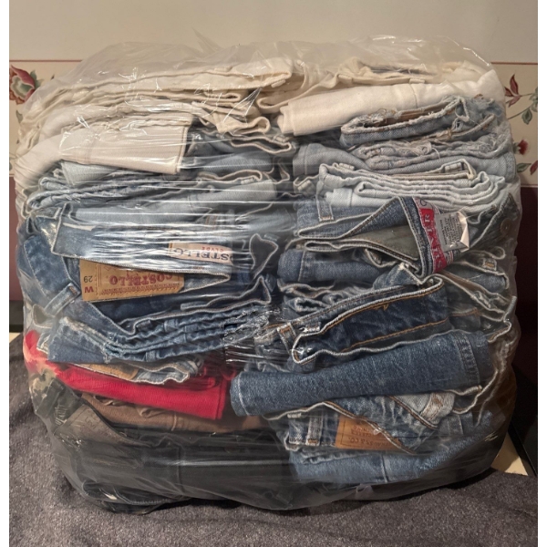 Massive Jean Haul - Many Levis Jeans, Different Sizes, Many  W30 L36 