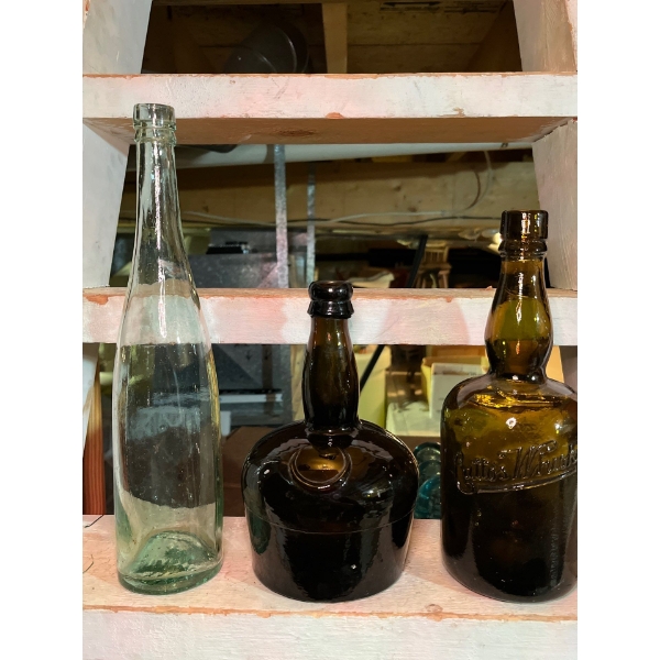 Catto’s whiskey, onion bottle and tall Liverpool bottle 