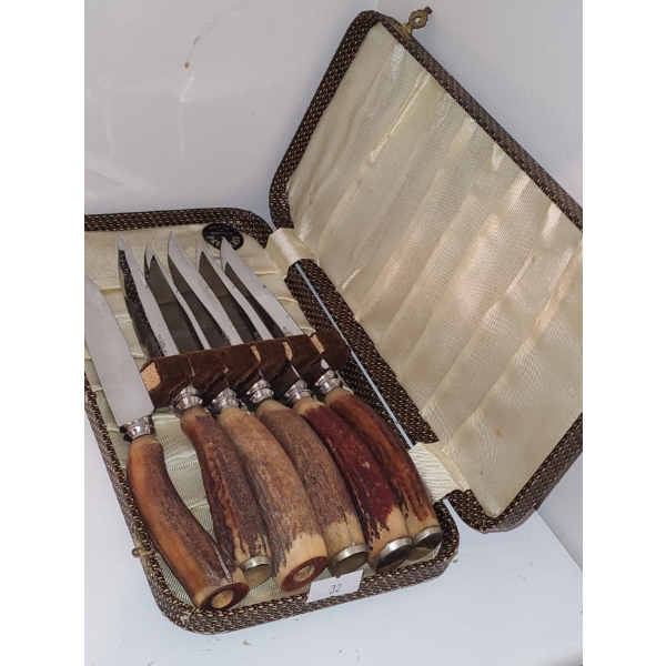 Southern and Richardson Stag Horn Steak Knives w/ Box