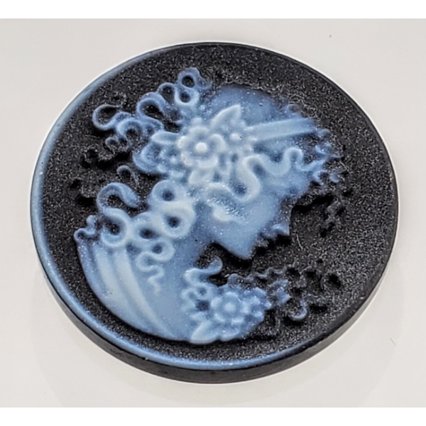 Agate Cameo (6.9 ct, 18 mm)