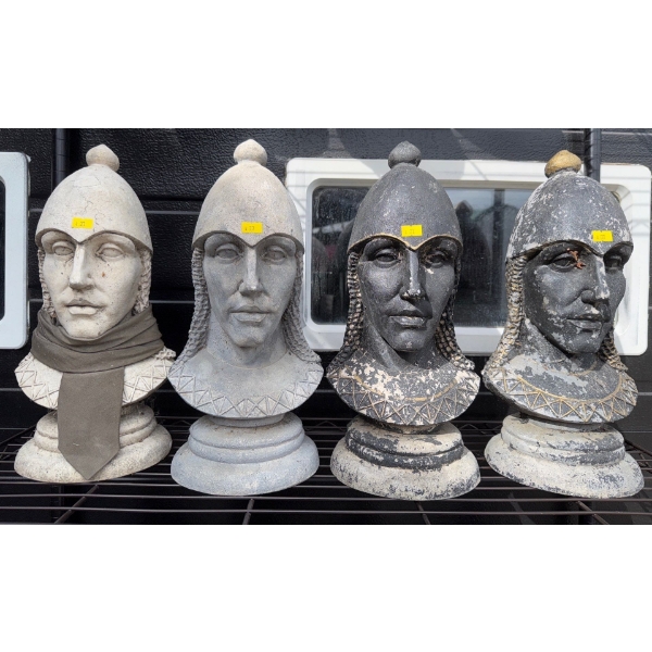 Martele Couronne Laiton Medieval Decorative Yard Chess Pieces - Resin 
