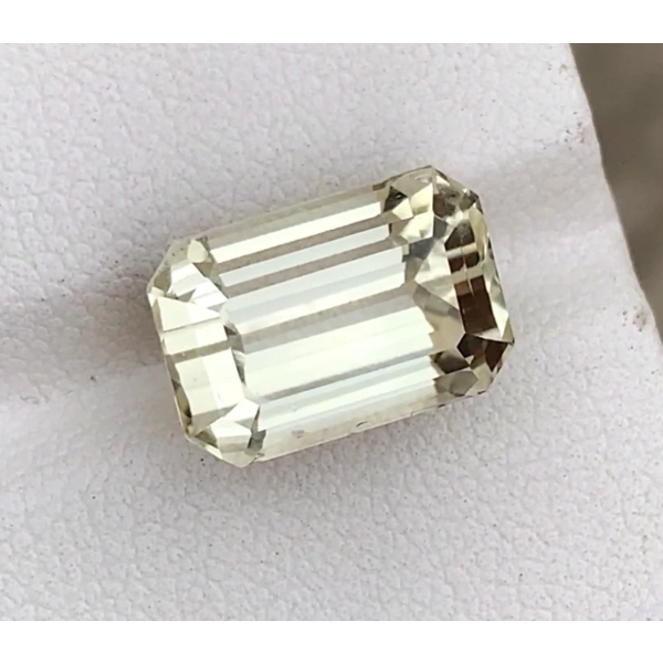 $4,755 Appraisal - 9.1 ct Cert. Yellow Kunzite Gemstone