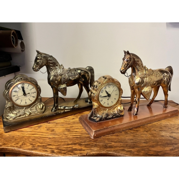 2 x Vintage 1950s Horse Mantle Clocks (some damage done to one horse shown in pictures)