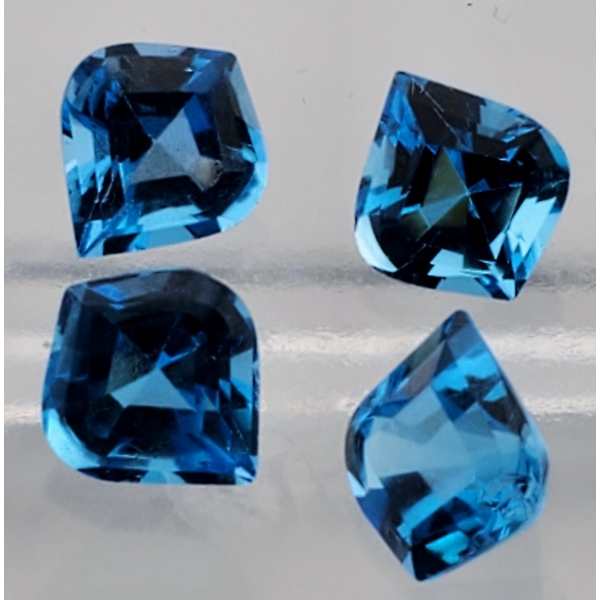 Topaz (15.9 ct, 10.7 X 8.7 mm Fantasy Faceted)