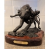 Image 5 : "Touch N' Go" Bronze Statue