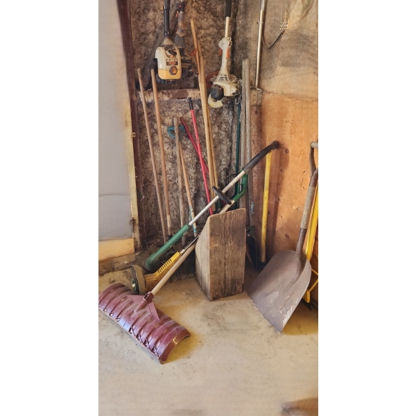 Grass Trimmers: Ryobi 725R, Weed Eater XT-110 and Garden Tools 