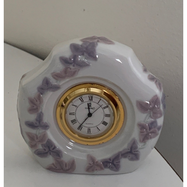 LLADRO Porcelain Quartz Clock  -  3.5T 