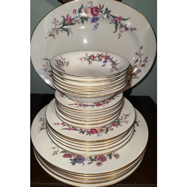 WEDGEWOOD "Devon Sprays' Fine Bone China Dinnerware - Assorted Plates
