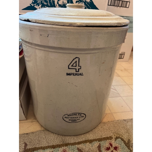 Medalta # 4 Imperial Crock made in Alberta