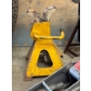 Image 2 : Jack Collection - 1 Hydraulic & 2 Manual Jack Stands 