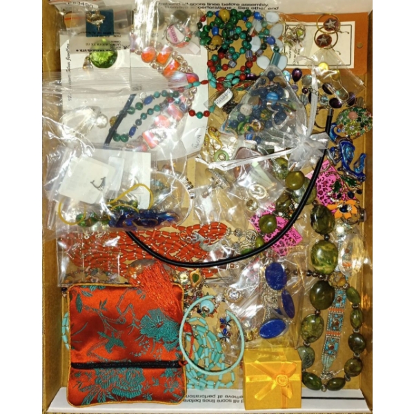 Large Assortment of Fine Jewelry & Costume Jewelry Pieces  Neck Laces, Braceletts, 