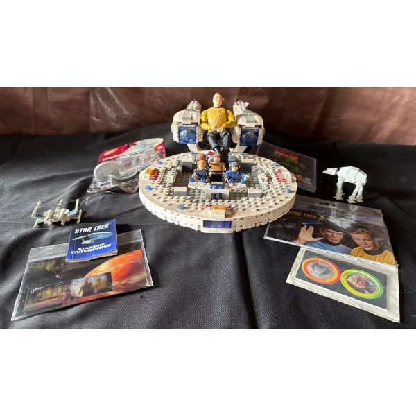 Star Trek Collectables - USS Enterprise Building Set Captain Kirk & More 10T
