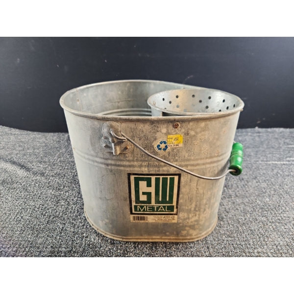 Vintage Steel Mop Bucket 13in H x 11in W