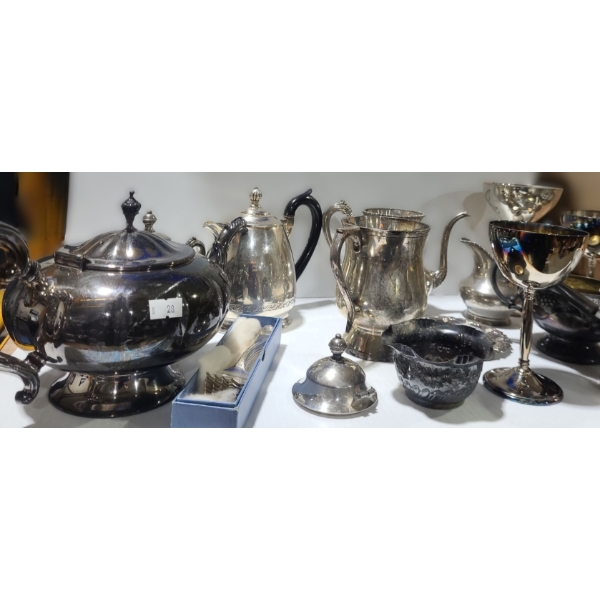 Champagne 6 T, Teapot 5.5 t Stainless Forks in Blue Box 