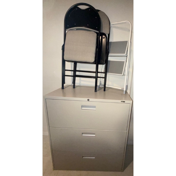 3 Drawer Metral Filing Cabinet 2 Folding Chairs & A 2 Step Ladder