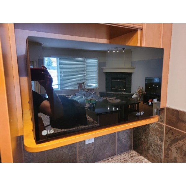 LG Smart Microauve Oven w/ Smart Inverter Mo.LX1607