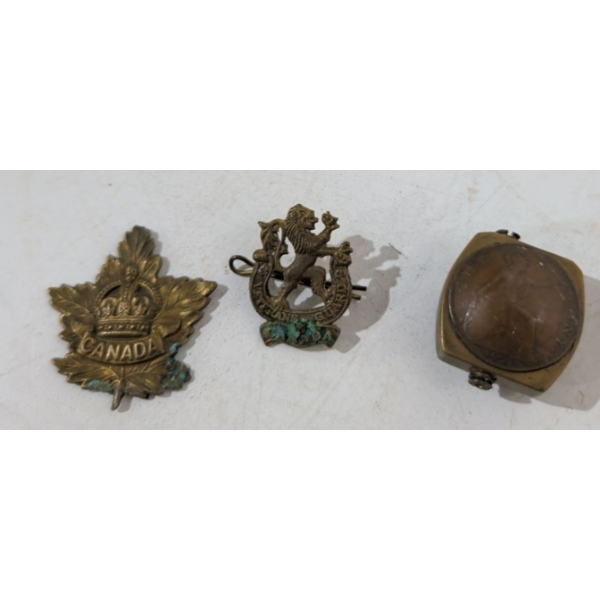 WWI Medal Dated 1914-1915 w/ Military Cap Badge 'Ubique Quo Fas Et Gloria Ducunt'