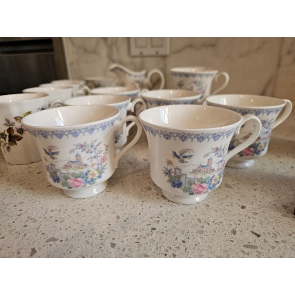 Royal Albert Bone China England Songbird New Romance 8 Teacup And Creamer + 5 Royal Grafton  Teacup 
