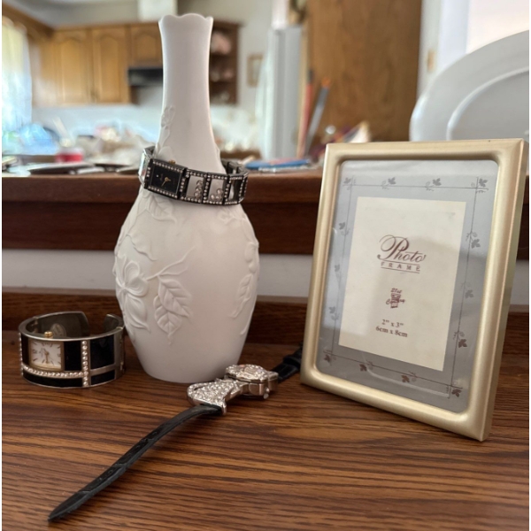 Wrist Watch Collection w/ Porcelain Vase & Photo Frame 5T
