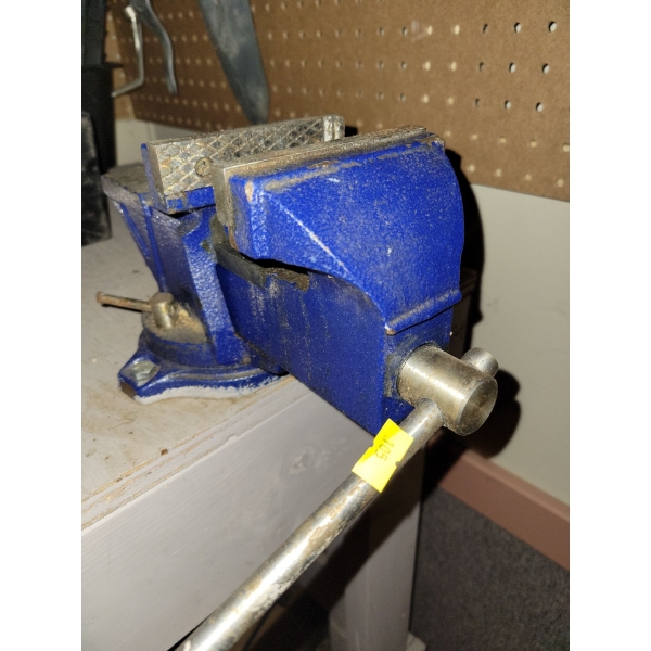 XL Shop Vice - Removal Required