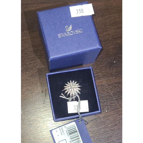 Swarovski Ring w/ Star Pattern