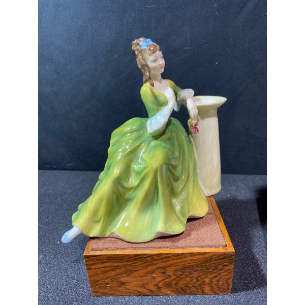 Royal Doulton Figurine 'Serene Thoughts' 8L w/ Base  