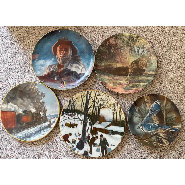 Collectable Grandma Moses Decorative Plates Collection 10T