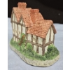 Image 4 : Hand Carving 'Apothecary's Shop' By David Winter 
