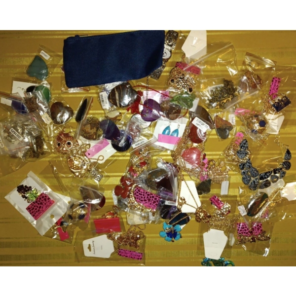 Large Assortment of Fine Jewelry & Costume Jewelry Pieces  Neck Laces, Braceletts, 