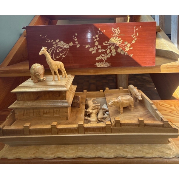 Stunning Wooden Hand Carved Noah's Ark Scene w/ Assortment of Animals, In Wooden Case (21L)
