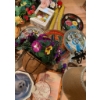 Image 3 : Decorative Home Accessories, Wreaths, Plates, and Other Items
