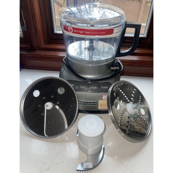 Kitchen Aid Processer/Juicer w/ Multiple Blades