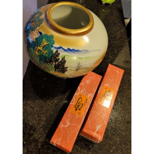 Asian Satsuma Style Vase 10Tall w/ New Decorative Saki Bomb Shooter Glasses