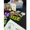 Image 5 : Opera Glasses, Patches & Pins