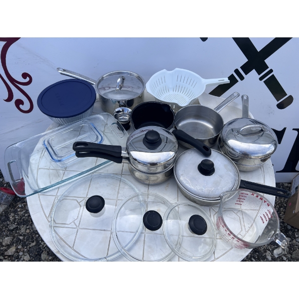 Kitchen Cookware and Bakeware Lot Including Pyrex
