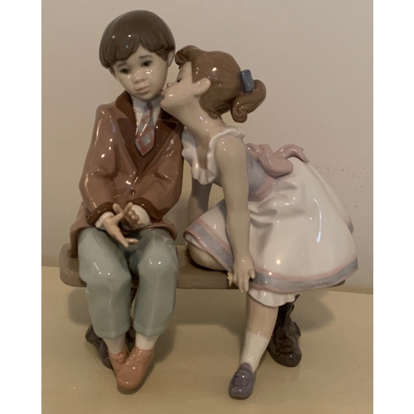 LLADRO Porcelain '10 And Growing' 7x8