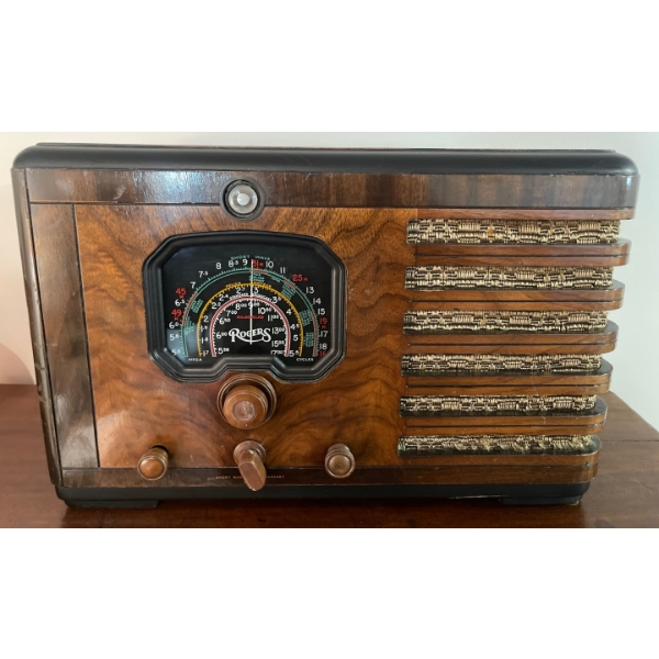 Antique Rogers Majestic 8R721 Radio - Mint 14T