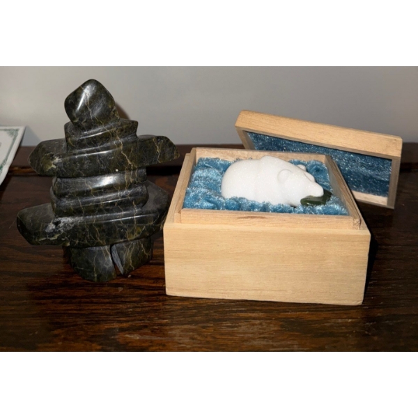 "Star Marble Stone" Of A Polar Bear & Collectible Rock Statue