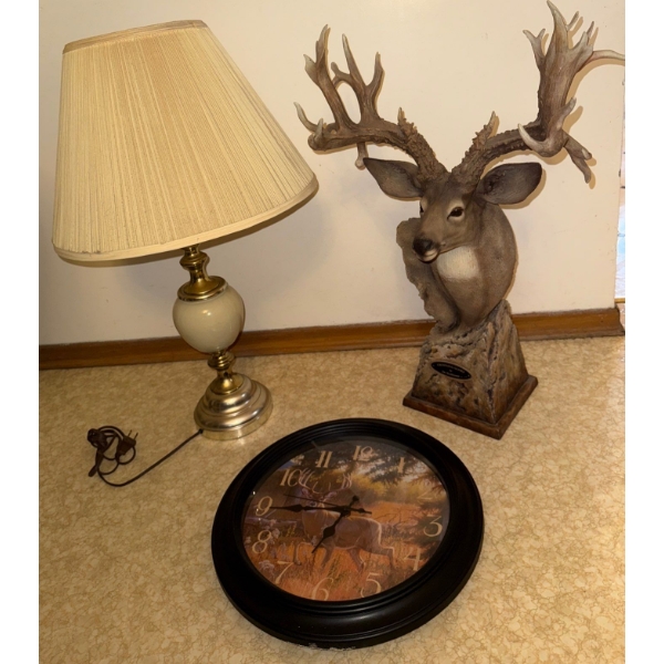 Wildlife Scene Point Buck, Lamp & Wall Clock