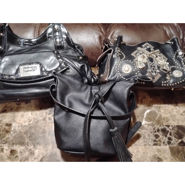 Assorted Ladies Handbags Guess, Genuine Leather & More 