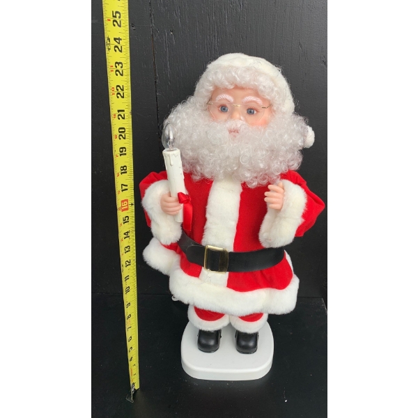 Plug In Light Up Santa - 24T