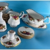 Image 2 : Royal Albert Old Country Roses China - 12 place settings plus extras